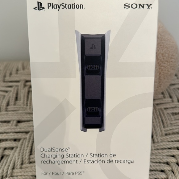 Sony PlayStation 5 DualSense Charging Station Model: CFI-ZDS1 - Picture 7 of 7